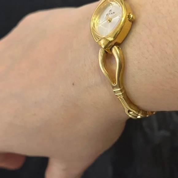 Cute Titan original women's watch,in good working condition - Picture 8 of 8